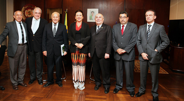 Empresários e autoridades paraenses se reuniram com Kátia Abreu em Brasília Empresários e autoridades paraenses se reuniram com Kátia Abreu em Brasília