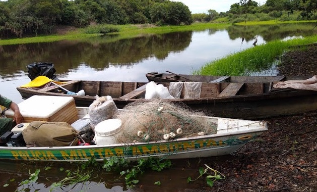 Polícia Ambiental apreende 25 kg de peixes e doa para instituição