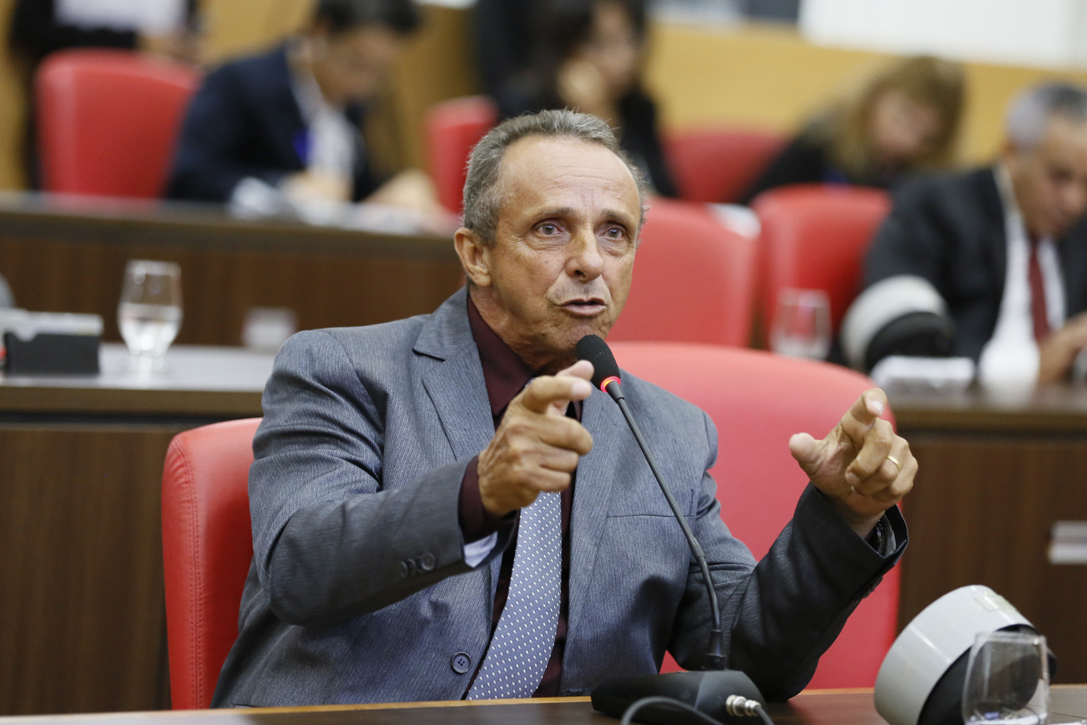 Lazinho da Fetagro quer proibir laticínios de ampliar o prazo para pagamento do leite aos produtores
