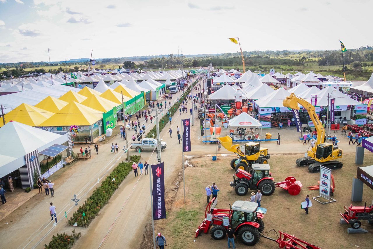 Durante os seis dias de programação, os visitantes poderão acompanhar exposições de máquinas e implementos agrícolas