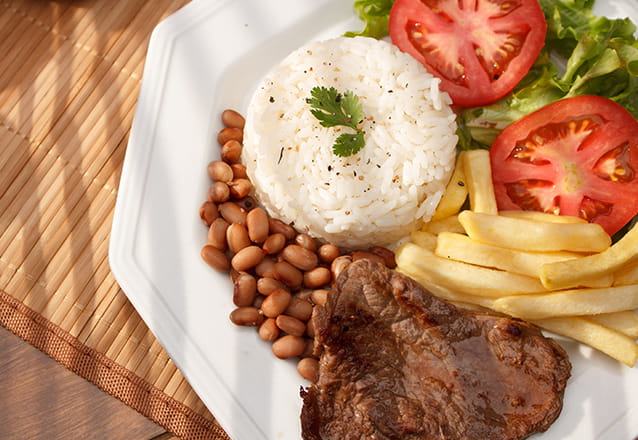 O restaurante é conhecido por seus pratos com uma variedade de carnes