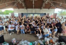 CONFRATERNIZAÇÃO SOLIDÁRIA – Festa dos Jornalistas arrecada quase uma tonelada de alimentos 12ª Festa dos Jornalistas, que aconteceu no último final de semana, no clube da OAB
