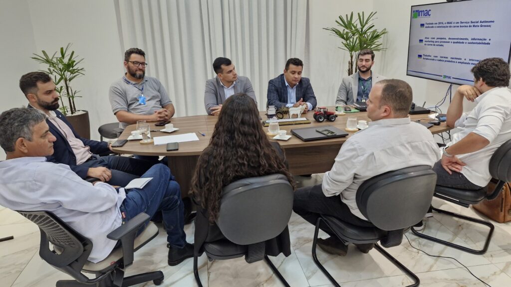 Os participantes discutiram os requisitos regulatórios e ambientais para a recondução dos produtores ao mercado formal