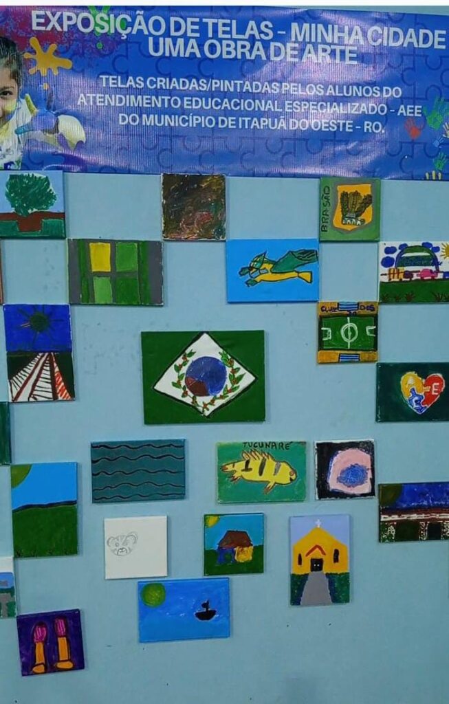 Os quadros foram criados e pintados durante o projeto de exposição de artes envolvendo cerca de 50 alunos especiais