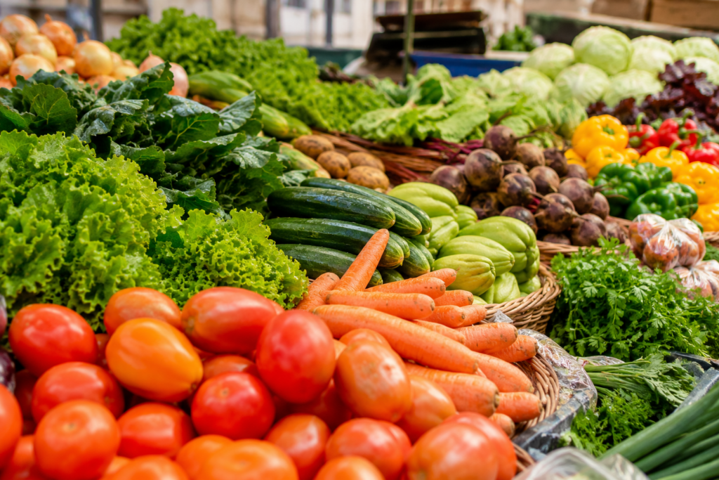 as hortas às feiras livres, os hortifrutis produzidos em Rondônia garantem alimentos frescos, renda para as famílias rurais e mais qualidade na mesa dos consumidores