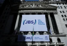 JBS vai reduzir US$ 400 milhões em investimentos e priorizar valor agregado