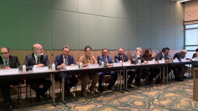 O encontro reuniu lideranças do setor agropecuário, especialistas e autoridades